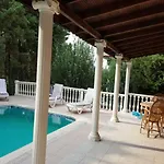 Christing-cozy Private With Pool In Location Villa