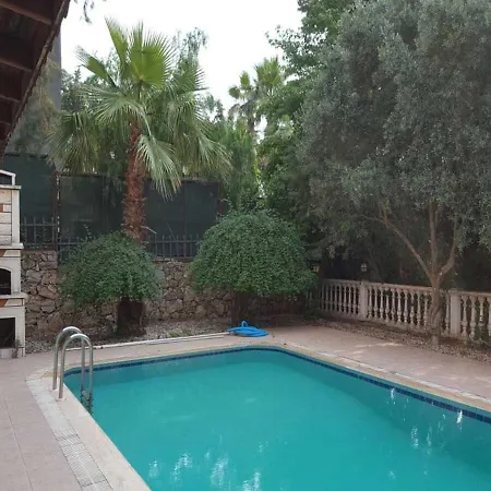 Villa Christing-cozy Private With Pool In Location