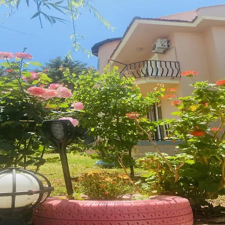 Christing-cozy Private With Pool In Location Villa