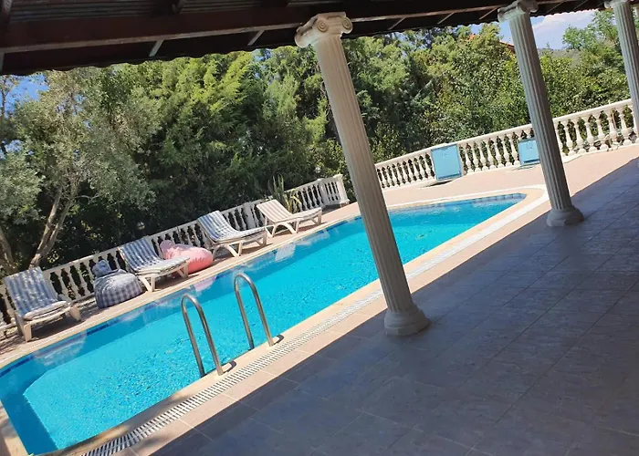 Christing-cozy Private With Pool In Location فتحية
