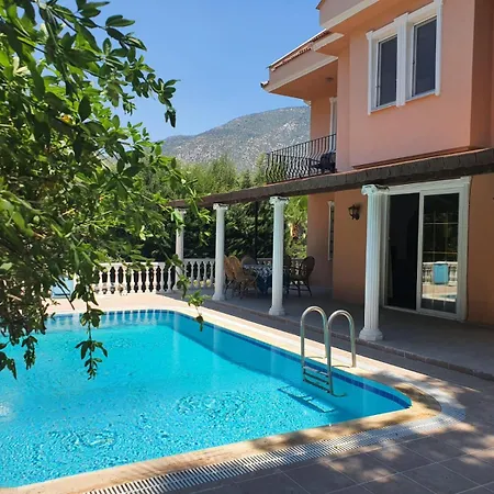 Christing-cozy Private With Pool In Location Βίλα