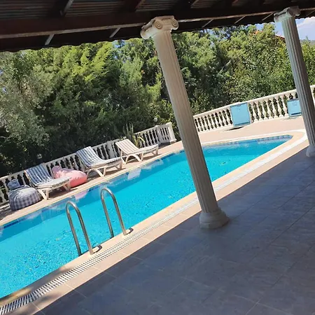 Christing-cozy Private With Pool In Location Φετιγιέ
