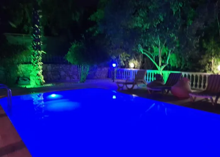 Christing-cozy Private With Pool In Location Βίλα Φετιγιέ